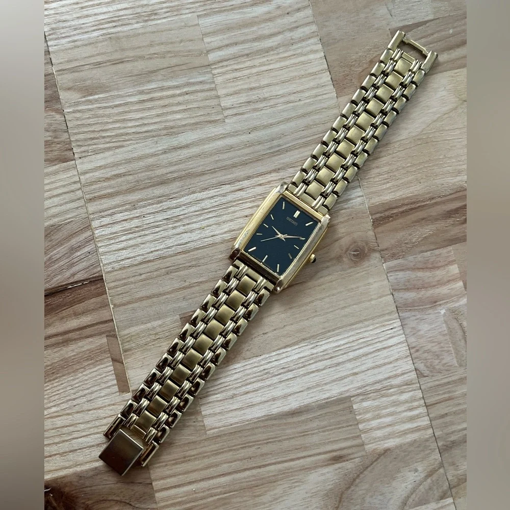 Seiko Vintage Tank Watch Black Rectangular Dial Gold-Tone Case Bracelet